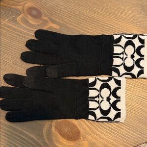 Coach Black Knit Gloves with Black & White Patterned Cuff